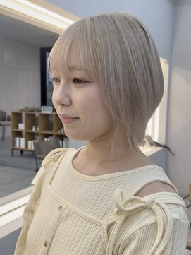 ワヴ ヘアー(WUV HAIR) レイヤーボブ　×    ハイトーンベージュ