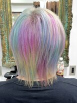ルネラトーキョー(RUNERA TOKYO)&nbsp;ウルフ　ウルフカット　ハイトーン　ユニコーンカラー