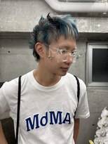 オーン 渋谷(OOn) ブルー×ホワイト×ブラックのデザインスパイキーショート