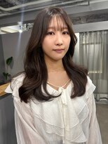 アトレ 梅田店(attrait)&nbsp;セミロング×透明感ブラウン。上質な艶感を引き出すトリートメン