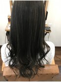 アッシュ暗髪＋インナーカラー