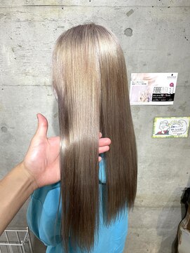 ミーツ バイ カシェート 武蔵藤沢店(meets by cachette) ハイトーン/シルバーベージュ