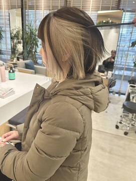 ステア ケース(stair case) 大人ナチュラル黒髪インナーカラーミルクティーベージュミニボブ