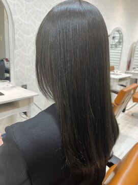 ≪シルキーグロウストレート≫ ≪ナチュラルグレージュブラック