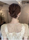 ゆるふわシニヨンお呼ばれヘア結婚式ヘアアレンジ大人可愛い