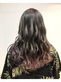 主役の毛先見て！ラインカラー見て！っていうスタイル