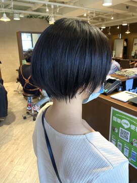 リー ヴィータ 上新庄(Lee Vita) 丸みボブ×ミニショート×ショートスタイル