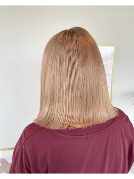 ラウレア(LAULEA) ミルクティーベージュ＝ブリーチ２回