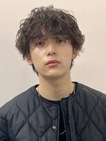 フィフス トウキョウ (fifth TOKYO)&nbsp;センターパートツイストスパイラルパーマ刈り上げツイストパーマ