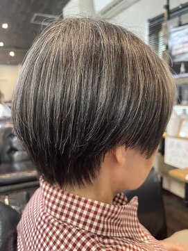 ヘアーキャナリーロウ(Hair Cannery Row) 低めのツーブロック気味のナチュラルショート