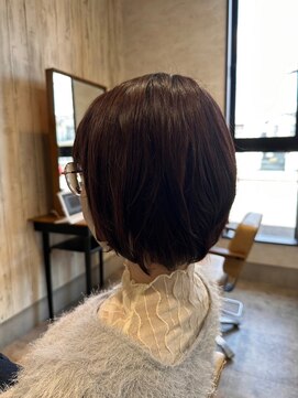 エヌアンドエー 杉戸高野台店(N&A) 大人綺麗な艶感カラー丸みボブ くせ毛ナチュラルカール