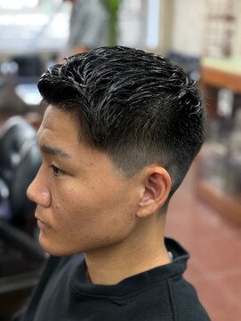 理容 鮎川 アップバングショート