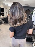 ハイライトカラーミルクティーベージュレイヤーカット
