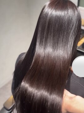 アイノア シノン 神保町(AInoa sinon) 乾燥とくせで疲れて見えていた髪が、艶で整う/髪質改善/縮毛矯正