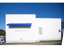 コアヘア(COREHAIR)の雰囲気（白の建物に青いテントが目印です★）