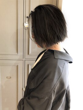 リベッタ(Ribetta) ダークグレージュ×切りっぱなしボブ