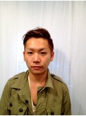 サイドパート刈り上げフェードカットで男前に メンズショート
