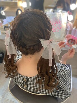 ヘアメイク エンカレッジ(HAIR MAKE encourage) 推しのイベントに☆ねじりアレンジツインテール