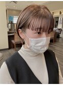 ショート、アッシュベージュ
