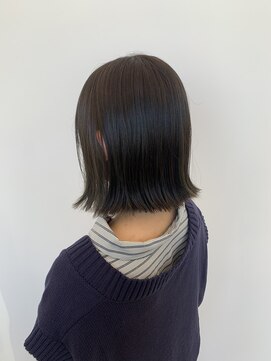 ビーヒアナウ N゜03 金沢駅西店(BE HERE NOW) 【bob/切りっぱなし/olive color/olive beige】