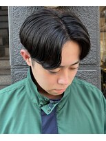 フリーク バーバーショップ 都島店(FREAK BARBER SHOP) 黒髪韓国風カルマパーマ前下がりセンターパート