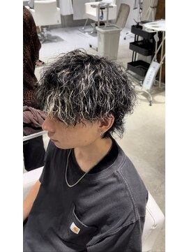 ミリ(milli Produce by ITAKURA) 波巻きツイストスパイラルパーマ