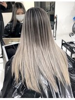 プティ(PUTY)&nbsp;神戸三宮　バレイヤージュ　白髪ぼかし