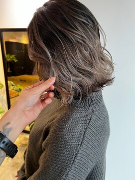 メリー オオサカ(Merly Osaka) ash brown balayage