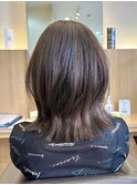 肩くらいの長さのミディアムヘア