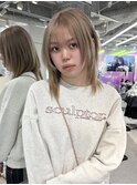 ブロンドベージュ レイヤーカット ハッシュカット