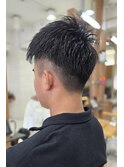短髪ツーブロスタイル