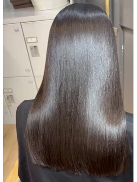 トゥーリ(tuuli) 【プレミアム】髪質改善縮毛矯正　絹髪　ストレートヘア