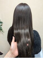 レアナ バイ ニーナ(Leana by NINA)&nbsp;プルエクステでロングヘア