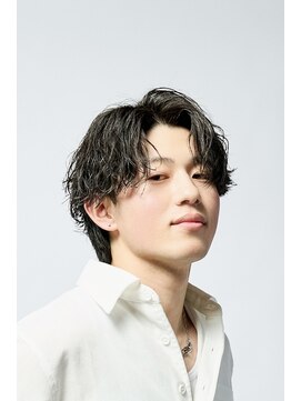 ヘアアンドフェイス ルースト(hair&face ROOST) 刈り上げセンターパート/波巻きツイストスパイラル/円町