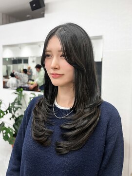 コーボ 柏(COVO) レイヤーカット ミディアムレイヤー オリーブカラー
