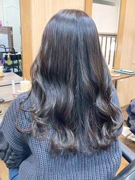 モーラ 浅香山店(MOLLA) 透明感たっぷりのダークグレージュ【浅香山】