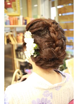 エメールヘア(aimere hair) 夏のボブスタイルでもできる編み込みアップスタイル