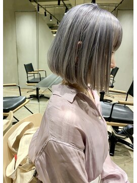 ビビト(bibito) bibito デザインカラー　ブリーチカラーシルバーグラデーション