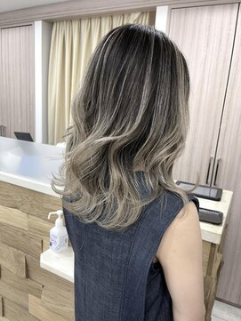 ジゼル(gisele) (稲毛)レイヤーカット×バレイヤージュ