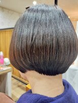 ウルスヘアー(ulus hair)&nbsp;ダークカラーで、うる髪！軽やかシンプルボブ
