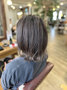 ヘア カンパニー トワ 千葉店(TOWA)の写真/今のあなたに一番似合うデザインとダメージに合わせたケアで、いつまでもサロン帰りの仕上がりが続く[千葉]