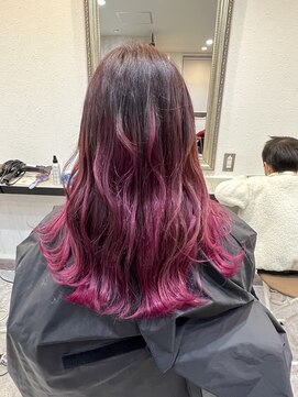 メルバイレガロ 水戸(mer by REGALO) ピンク系グラデーションカラー