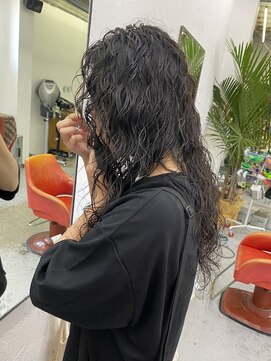 フィン(fin,) fin, ケアブリーチカラー/ハイトーン/ダブルカラー/パーマ/天神