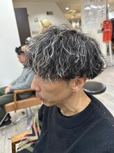 ビビット アン 東大宮東口店(vivid un) 波打ちパーマ×ホワイトメッシュ