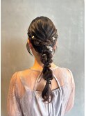 お呼ばれパーティーヘアアレンジ 編みおろしポニーテール