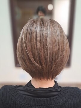 マノ マノ(Mano Mano) 脱白髪染めハイライト