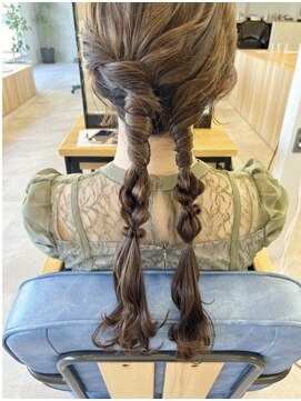 ヌール(Nuru) ツイン編みおろし