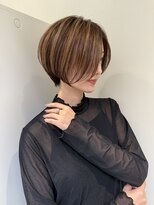 ソワネ 表参道(soigne)&nbsp;ショートボブ白髪ぼかしハイライト表参道アッシュグレージュ