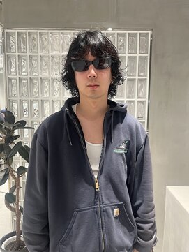 テクネ 天神大名(techne) 天神大名フェザーパーマシャドウパーマ緩めセンターパートウルフ