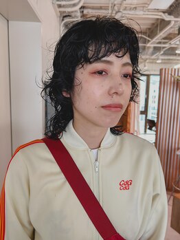 ネイビー(nvy)の写真/【北浜駅徒歩1分】ダメージレスパーマで“なりたい”を叶える♪ラフでこなれたくせ毛風パーマもオススメ◎